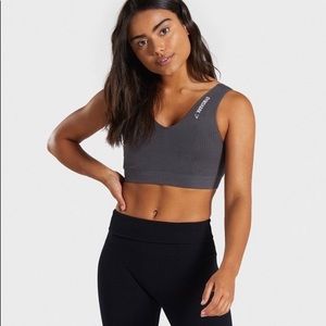 GYMSHARK Power Down Sports Bra - Charcoal - Small